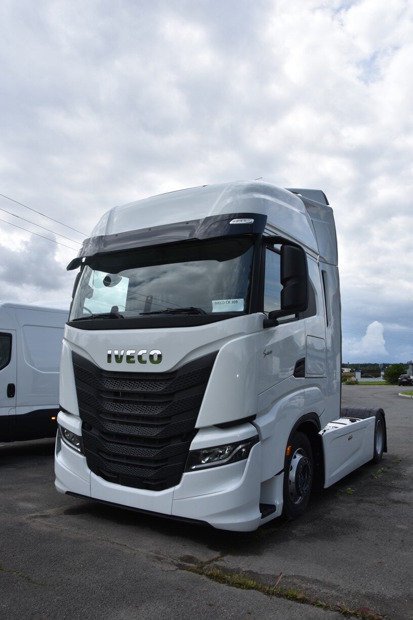 Iveco S Way Artic Ad S T Fp Truck Specs Lectura Specs