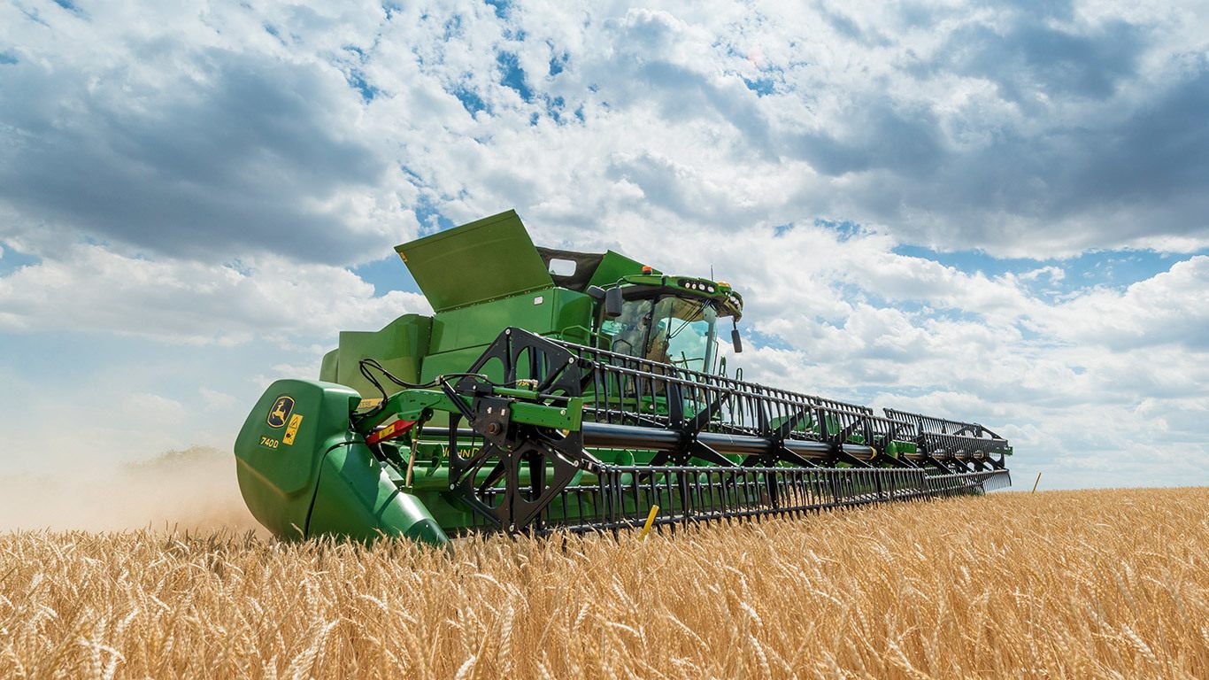 john deere combines 2022