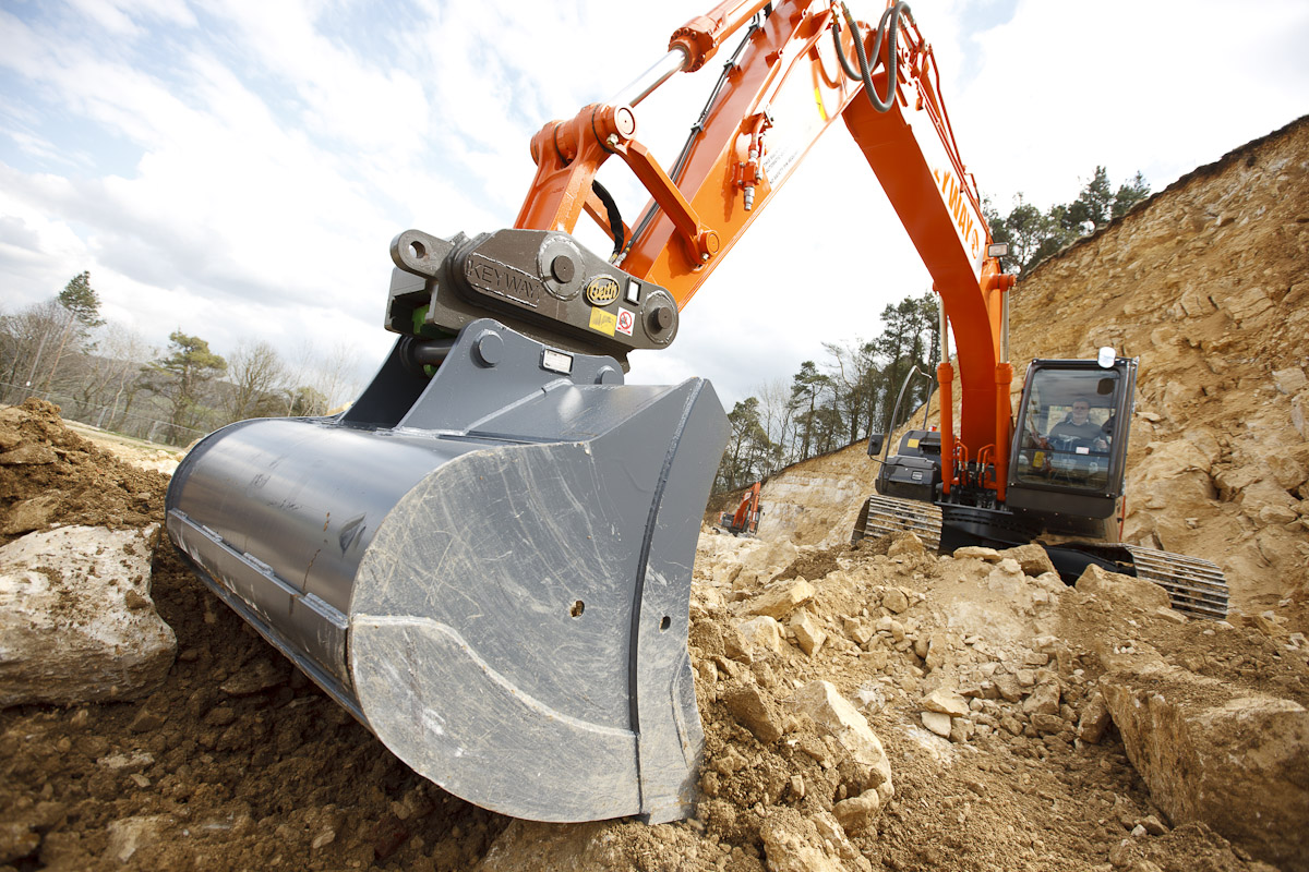 Hitachi ZX 210 LC-3 excavator specs (2007 - 2013) | Diggers | LECTURA Specs