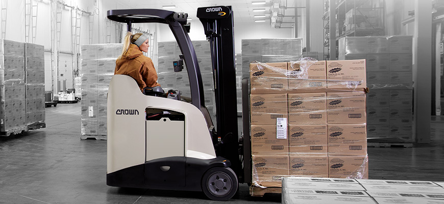 Crown RC 5715 electric forklift specs (2021 - 2024) | Lift trucks ...