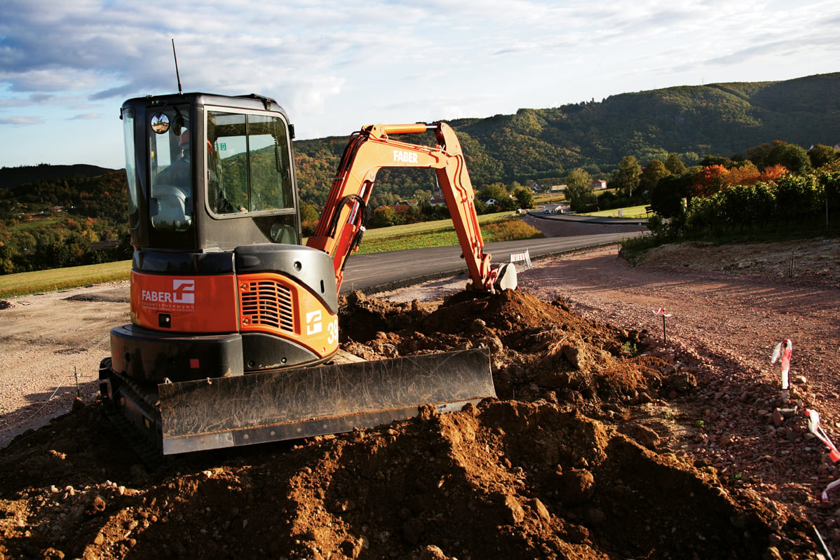 Hitachi ZX 35 U-2 excavator specs (2004 - 2010) | Diggers 