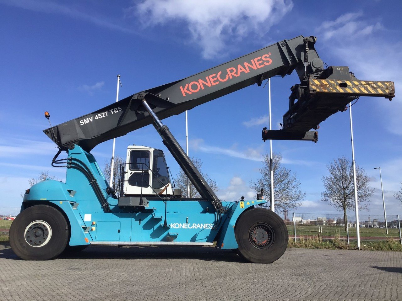 Konecranes SMV 4527 TB 5 Reach Stacker Specs [(year-year)] | LECTURA Specs