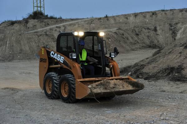 Case SR 150 Skid Steer Specs (2011 - 2014) | LECTURA Specs