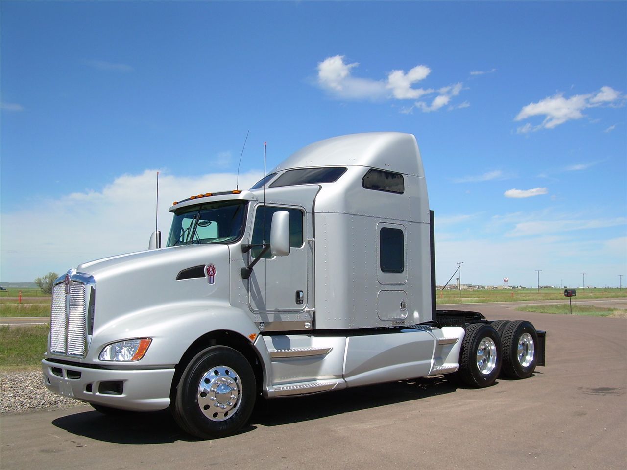 Kenworth T680 76" MidRoof MX11 6x4 Specifications & Technical Data