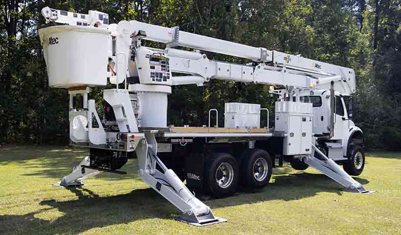 Altec AH75B Specs (2023 - 2024) | Trailer Mounted Articulating Boom ...