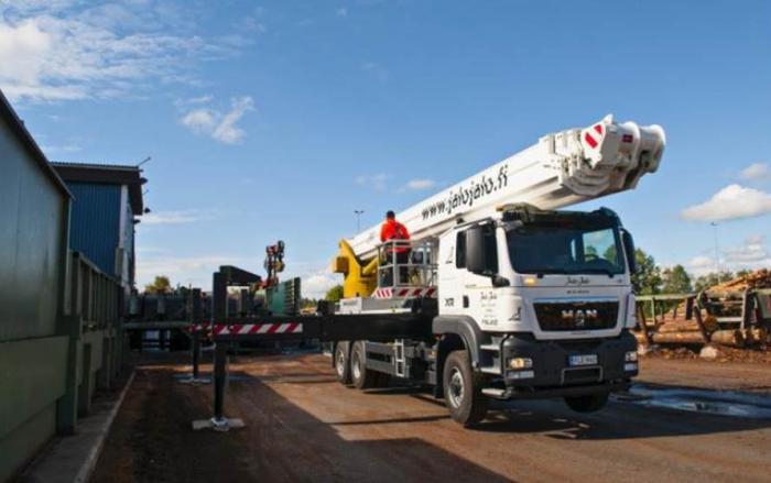 Bronto Skylift S 56 XR Specs (2013 - 2022) | Truck Mounted Telescopic ...