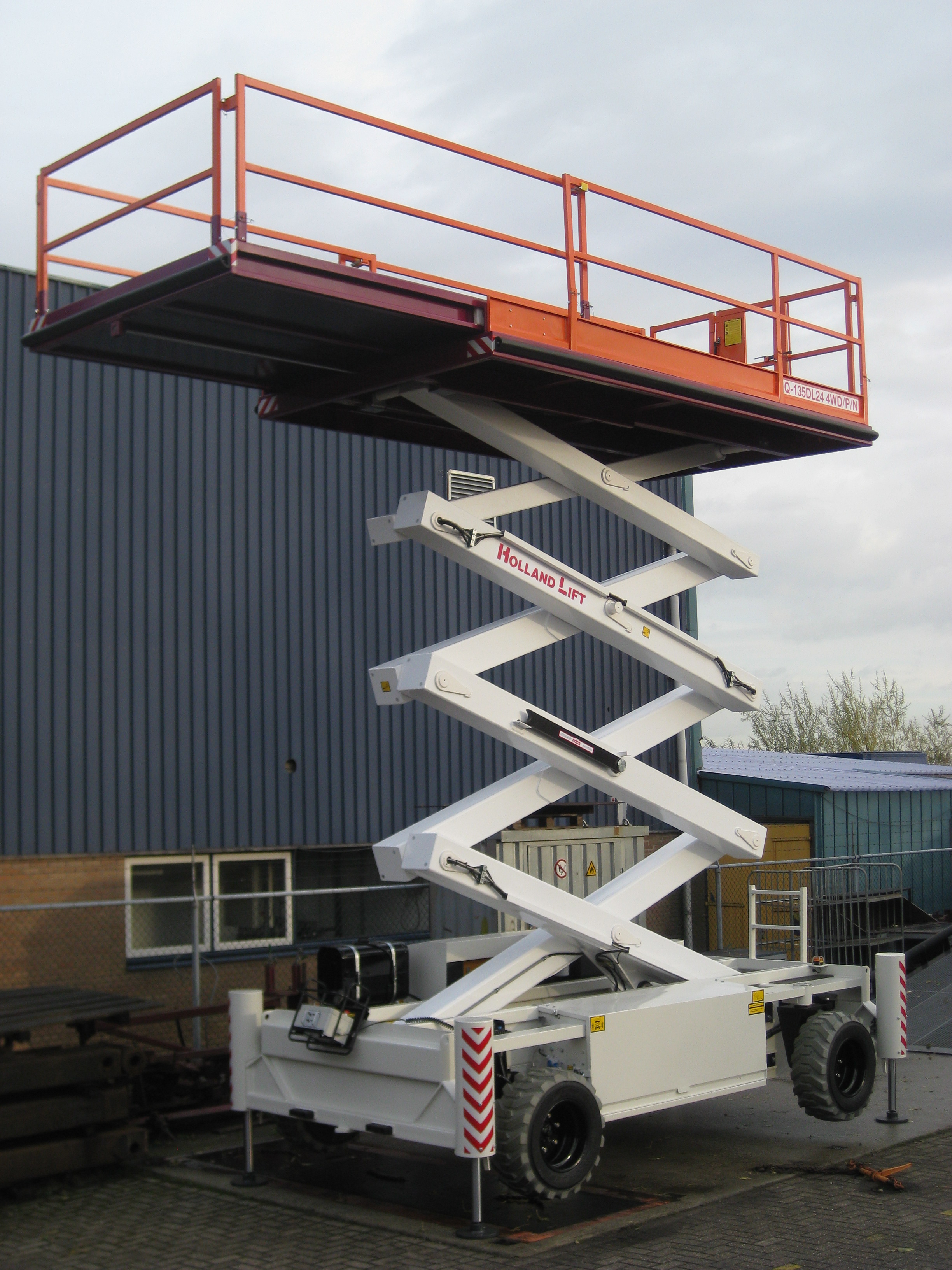 Holland-Lift HL-160 D24 Specs (2019 - 2024) | Wheeled scissor lifts ...